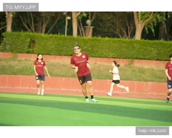 终场哨响起时足球比赛规则及裁判判罚细节解析